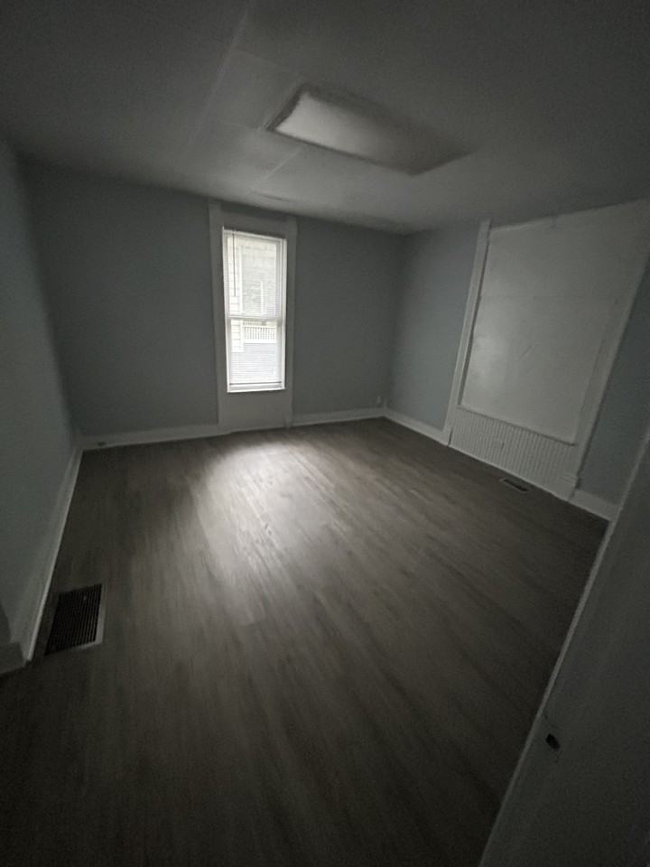 203 N Glenwood Ave #1 - Photo 3 of 4