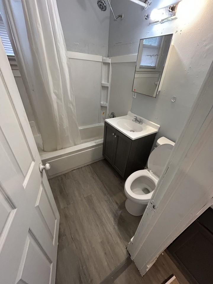 203 N Glenwood Ave #1 - Photo 4 of 4