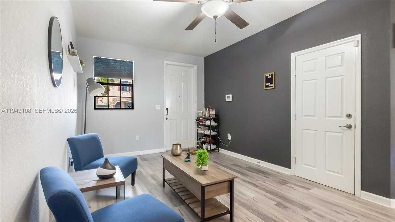141 Se 34th Ter - Photo 3 of 8
