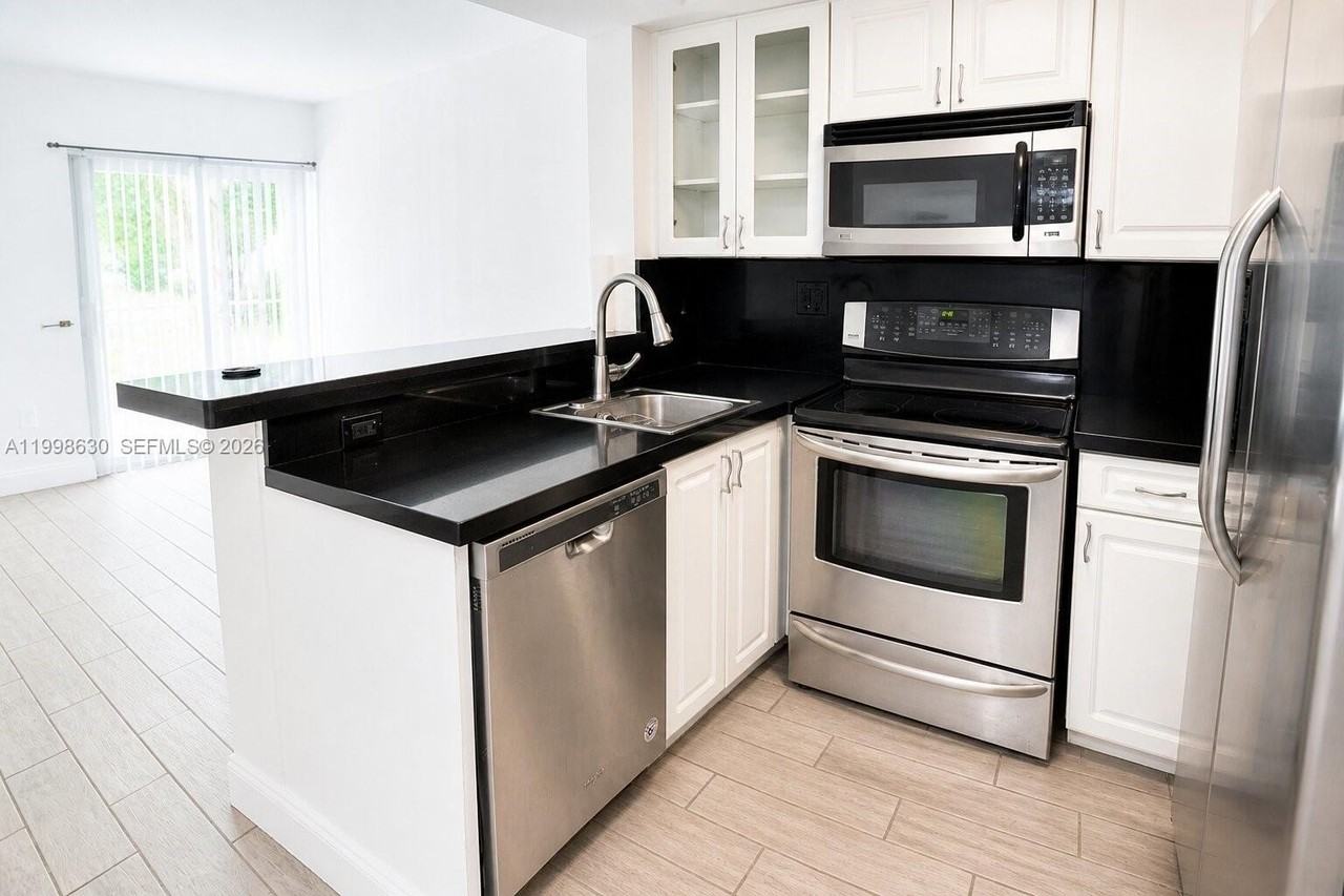 8695 Nw 6th Ln #2-212 - Photo 4 of 27