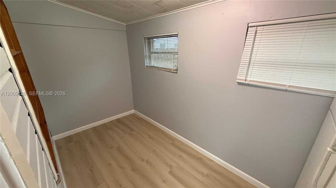 1725 Roosevelt St - Photo 7 of 11