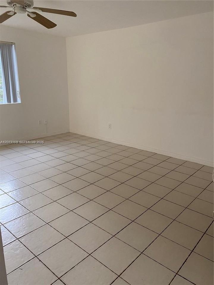 22221 Sw 103rd Ct #0 - Photo 5 of 18