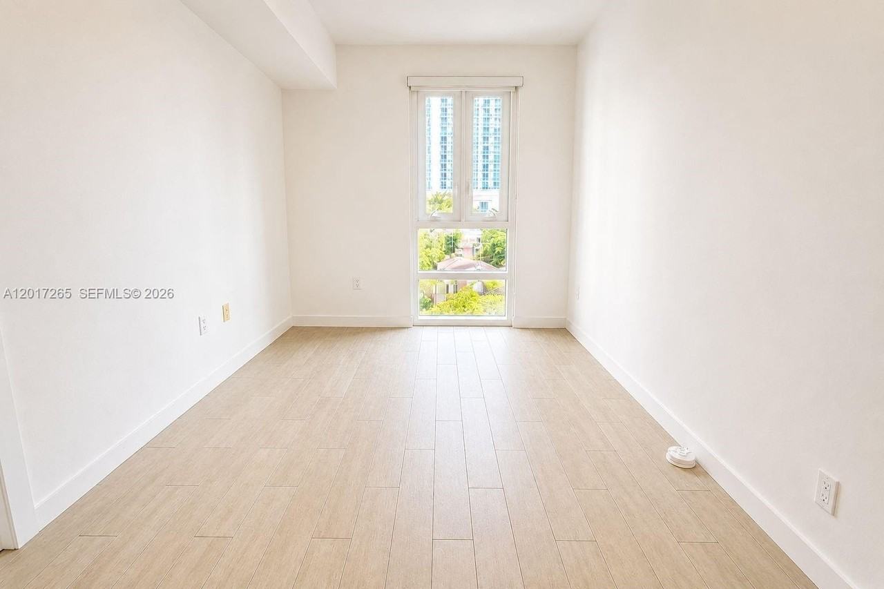 321 Ne 26th St #515 - Photo 5 of 7