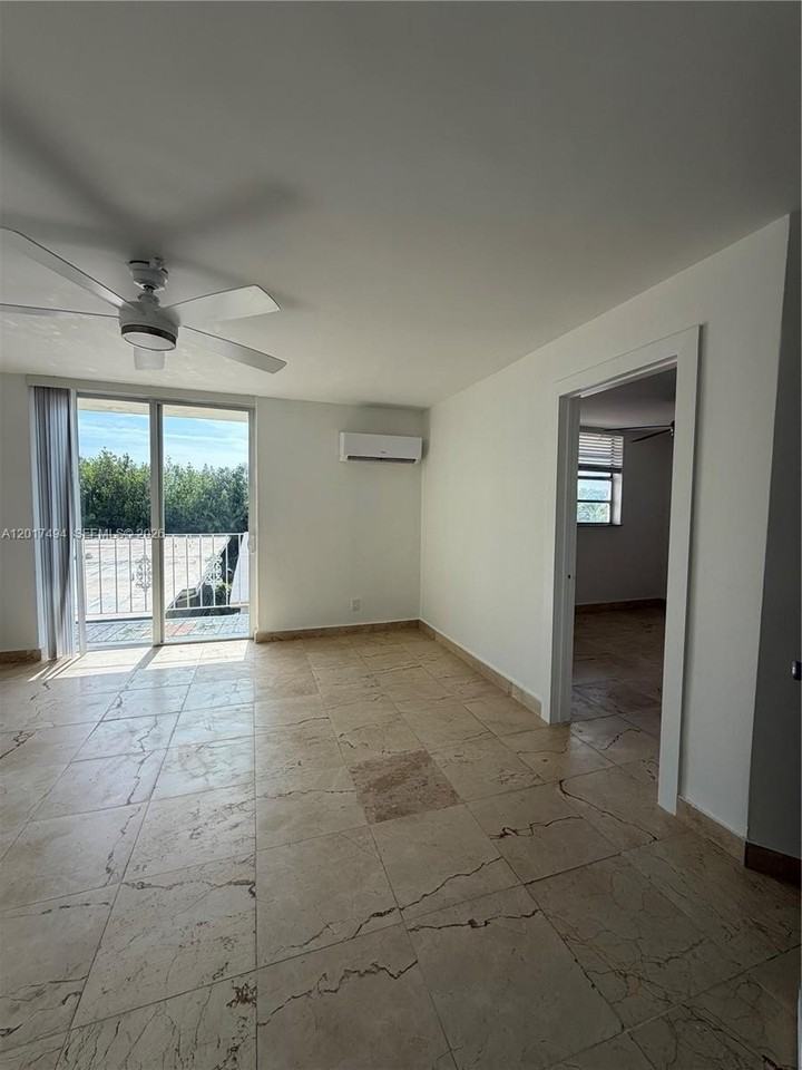 915 Jefferson Ave #4F - Photo 4 of 18