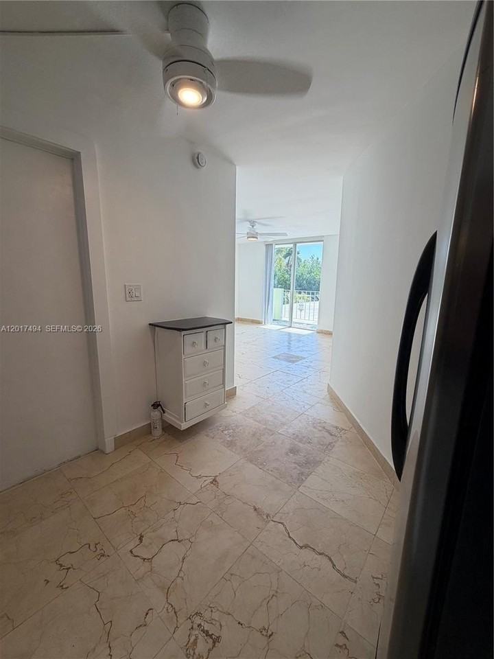 915 Jefferson Ave #4F - Photo 7 of 18