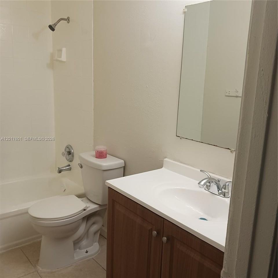 2107 Nw 59th Ter #60E - Photo 7 of 12
