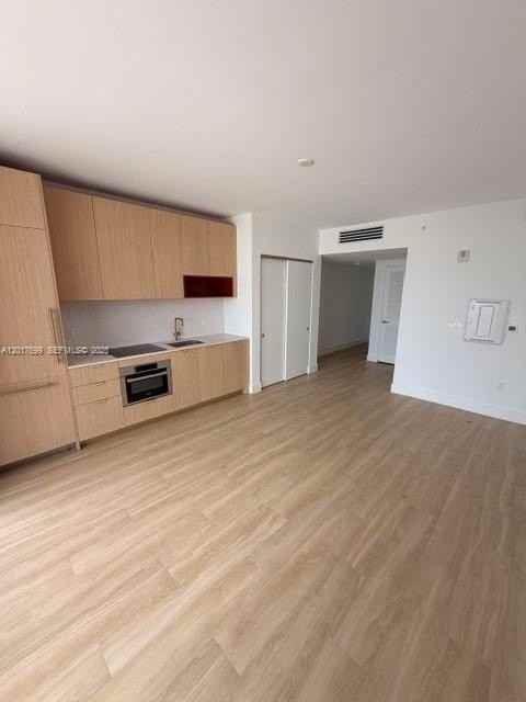 90 NE 32 #823 - Photo 7 of 14