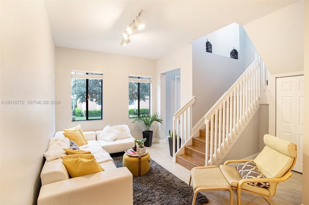 2412 Venetian Way #2412 - Photo 3 of 30
