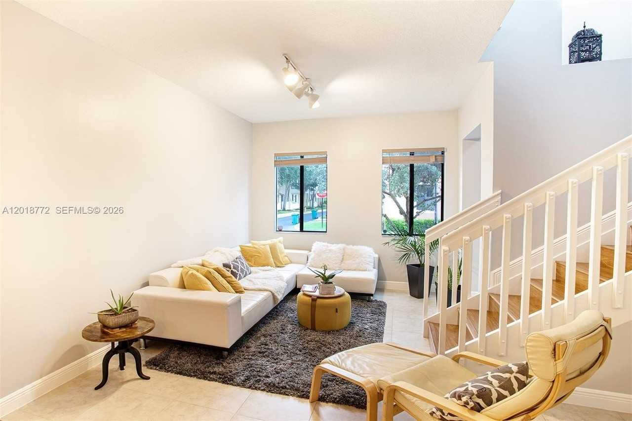 2412 Venetian Way #2412 - Photo 4 of 30