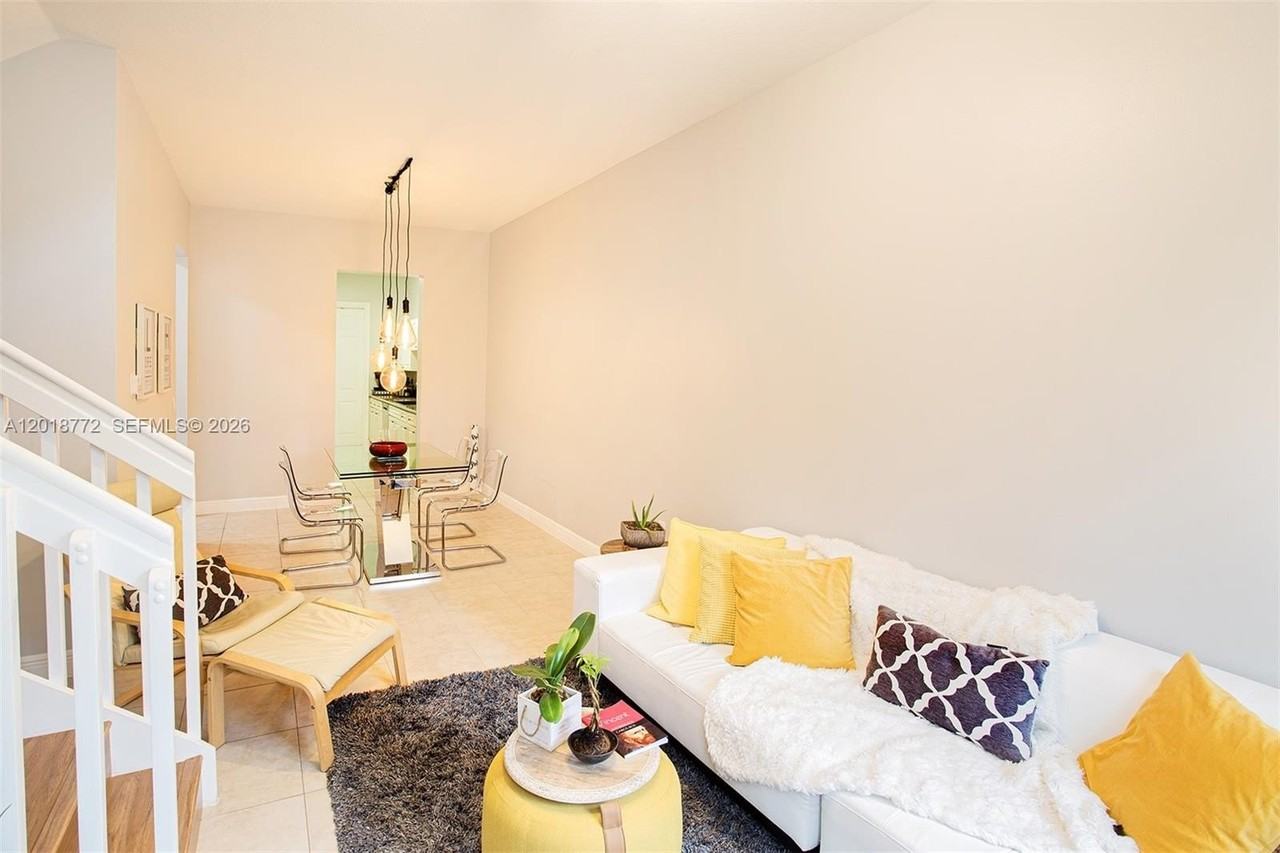 2412 Venetian Way #2412 - Photo 5 of 30
