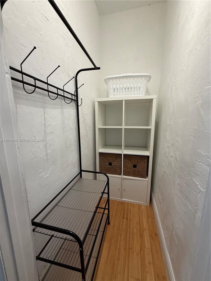 760 Jefferson Ave #5 - Photo 5 of 7