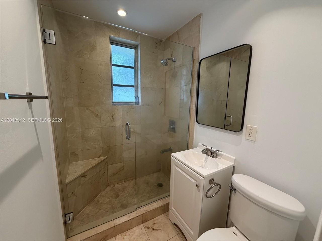 760 Jefferson Ave #5 - Photo 6 of 7