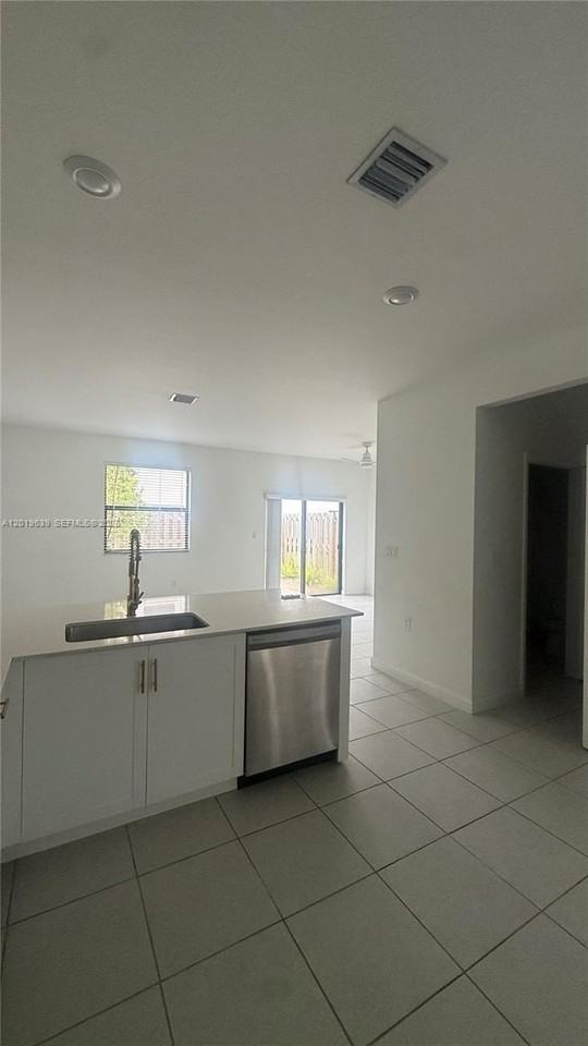 11945 Sw 245th Ter - Photo 4 of 44