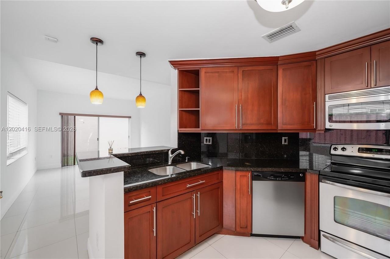 4668 Sw 153rd Ct - Photo 2 of 37