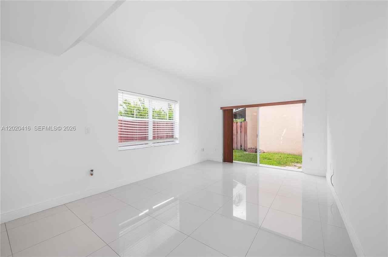 4668 Sw 153rd Ct - Photo 3 of 37