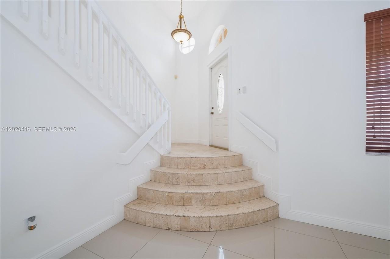 4668 Sw 153rd Ct - Photo 7 of 37