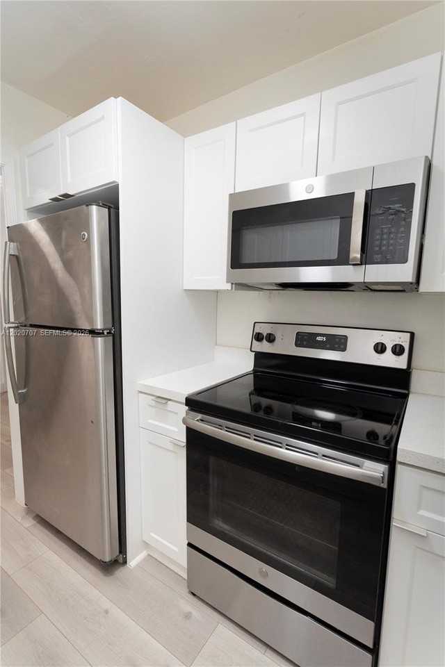 111 Sw 31st Ct #1 - Photo 3 of 13