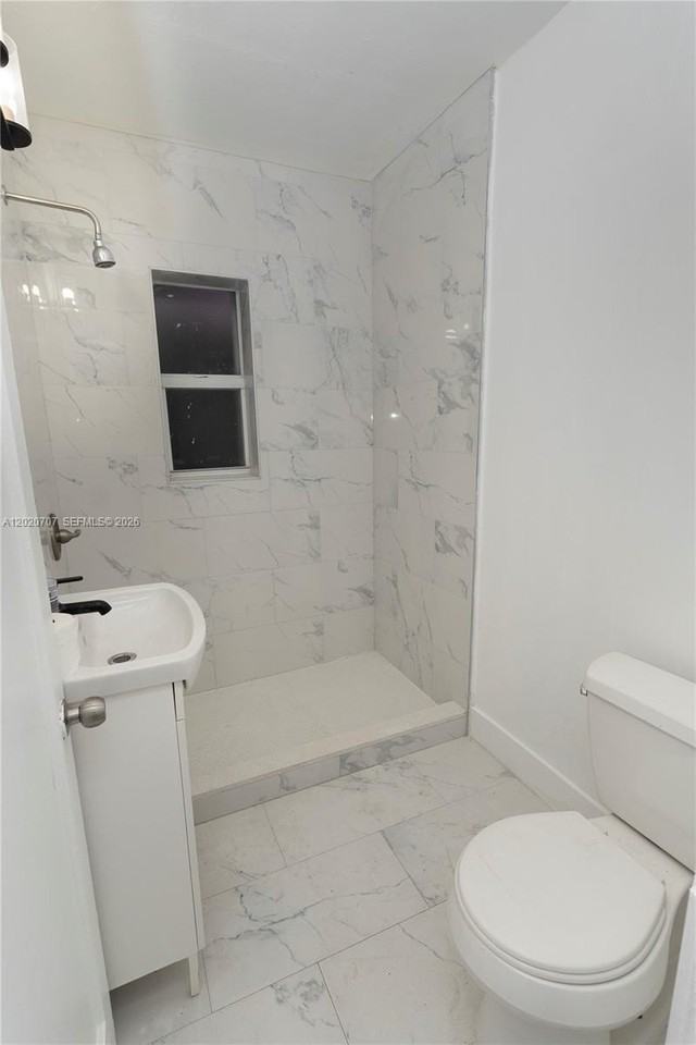 111 Sw 31st Ct #1 - Photo 5 of 13