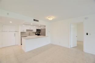 200 Lakeview Dr #211 - Photo 1 of 1