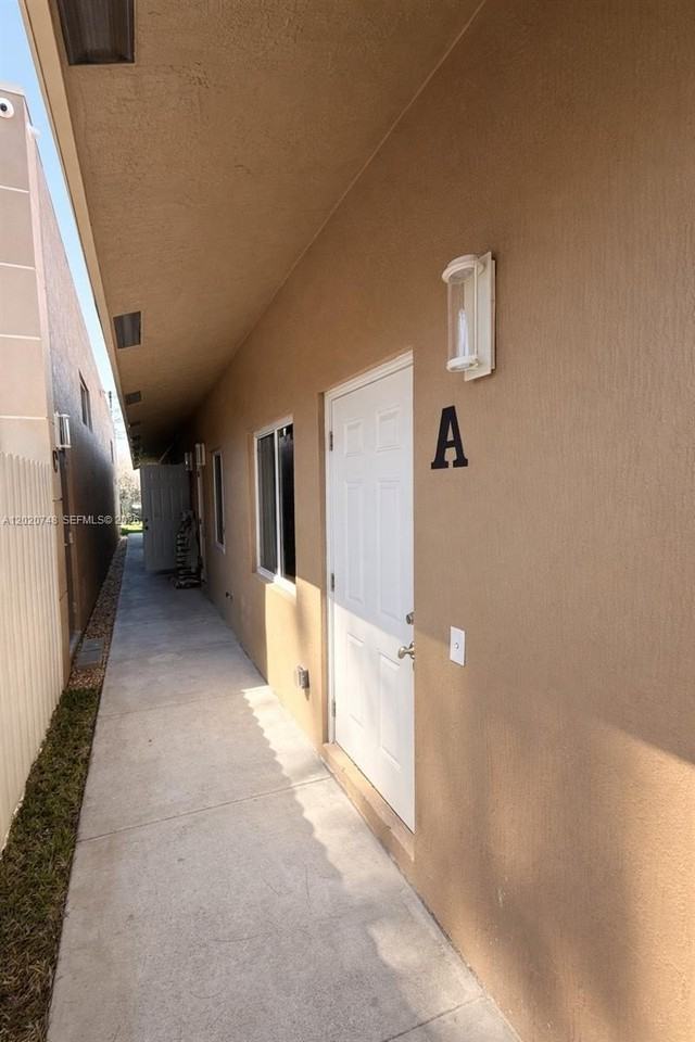1015 Nw 8th Ave #AB - Photo 2 of 23