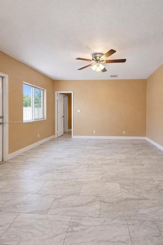 1015 Nw 8th Ave #AB - Photo 5 of 23