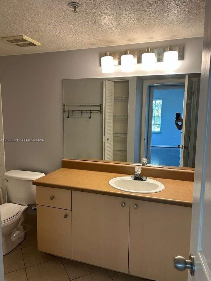 4240 San Marino Blvd #301 - Photo 5 of 12