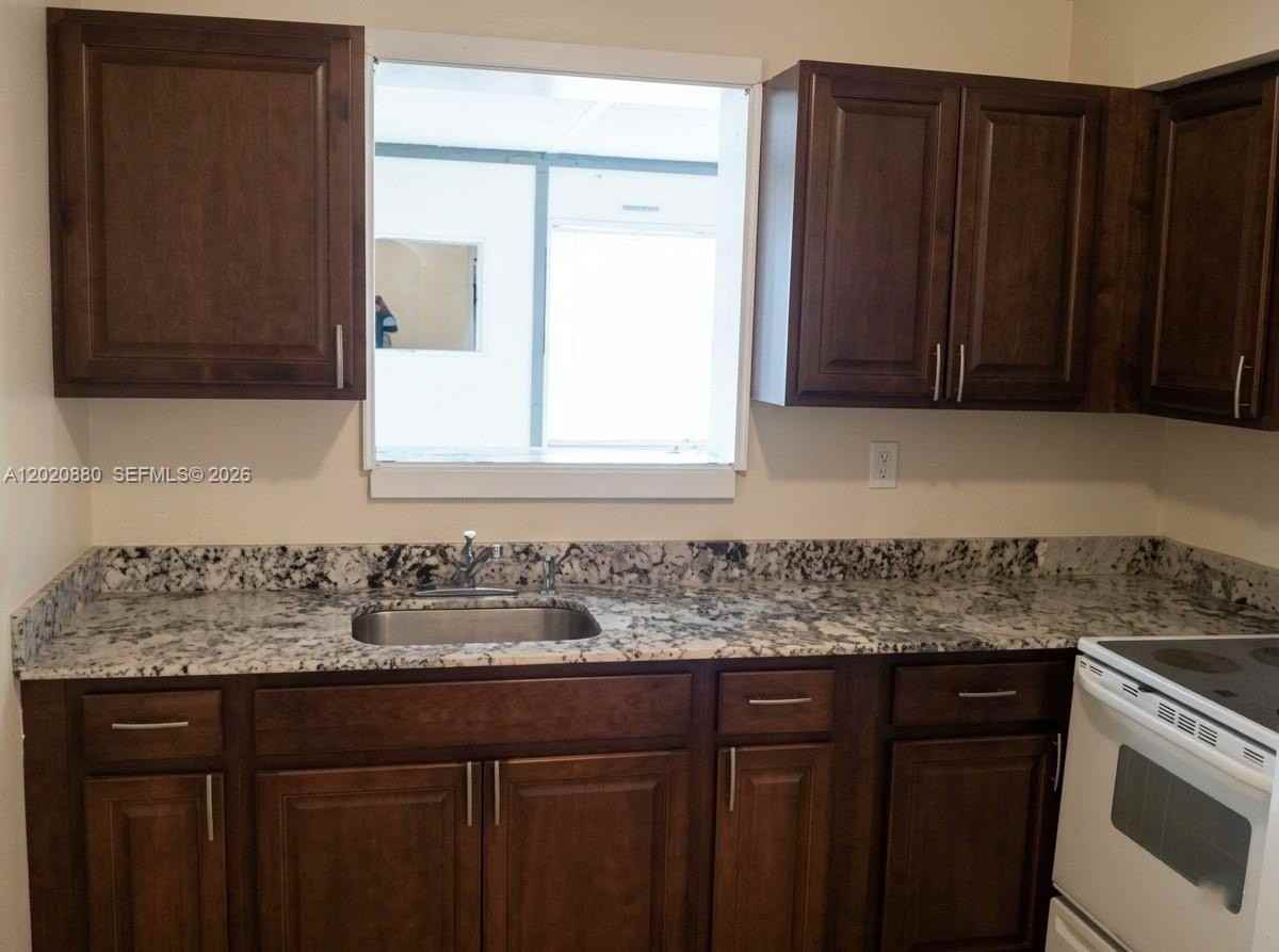2781 Sw 4th St #2781 - Photo 4 of 10