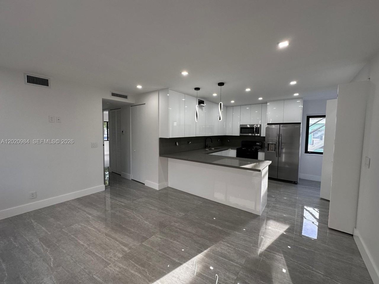 931 Nw 1st St #1 - Photo 3 of 13