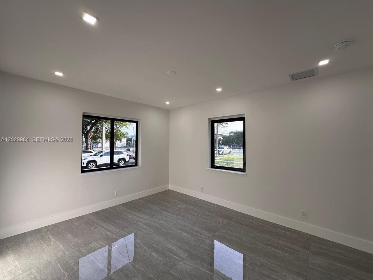 931 Nw 1st St #1 - Photo 4 of 13