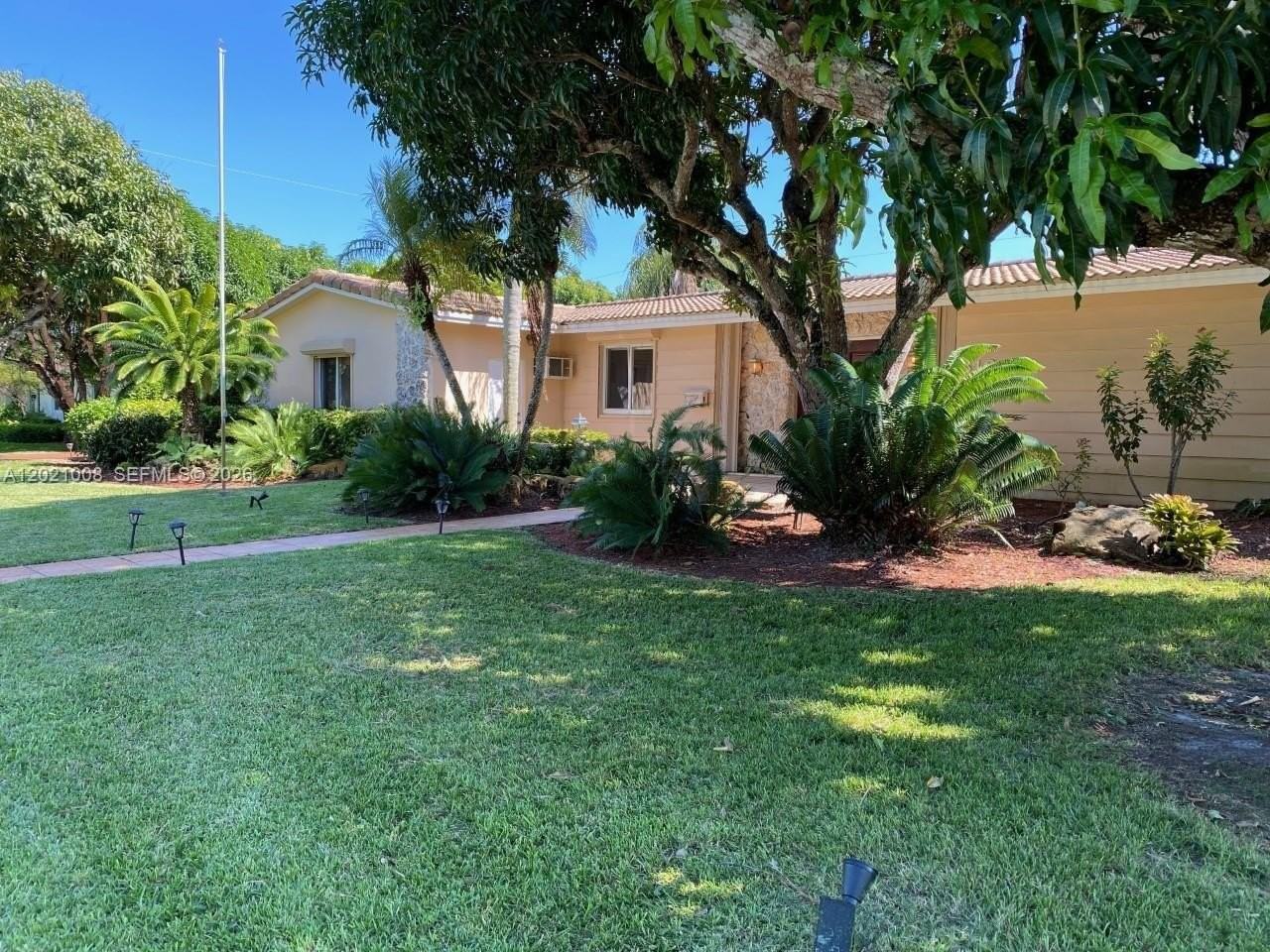 8100 Sw 142nd Ter - Photo 2 of 17