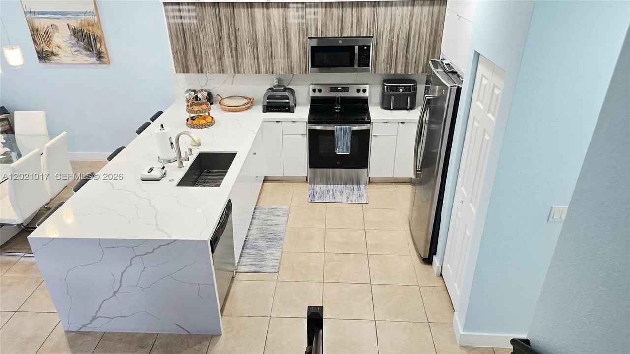17470 Sw 153rd Ave #17470 - Photo 2 of 50