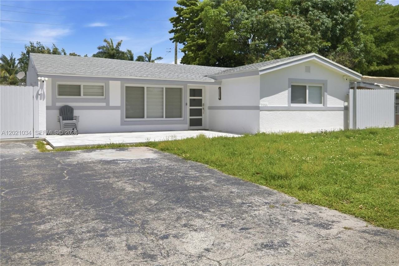 7051 Sw 29th St - Photo 2 of 23