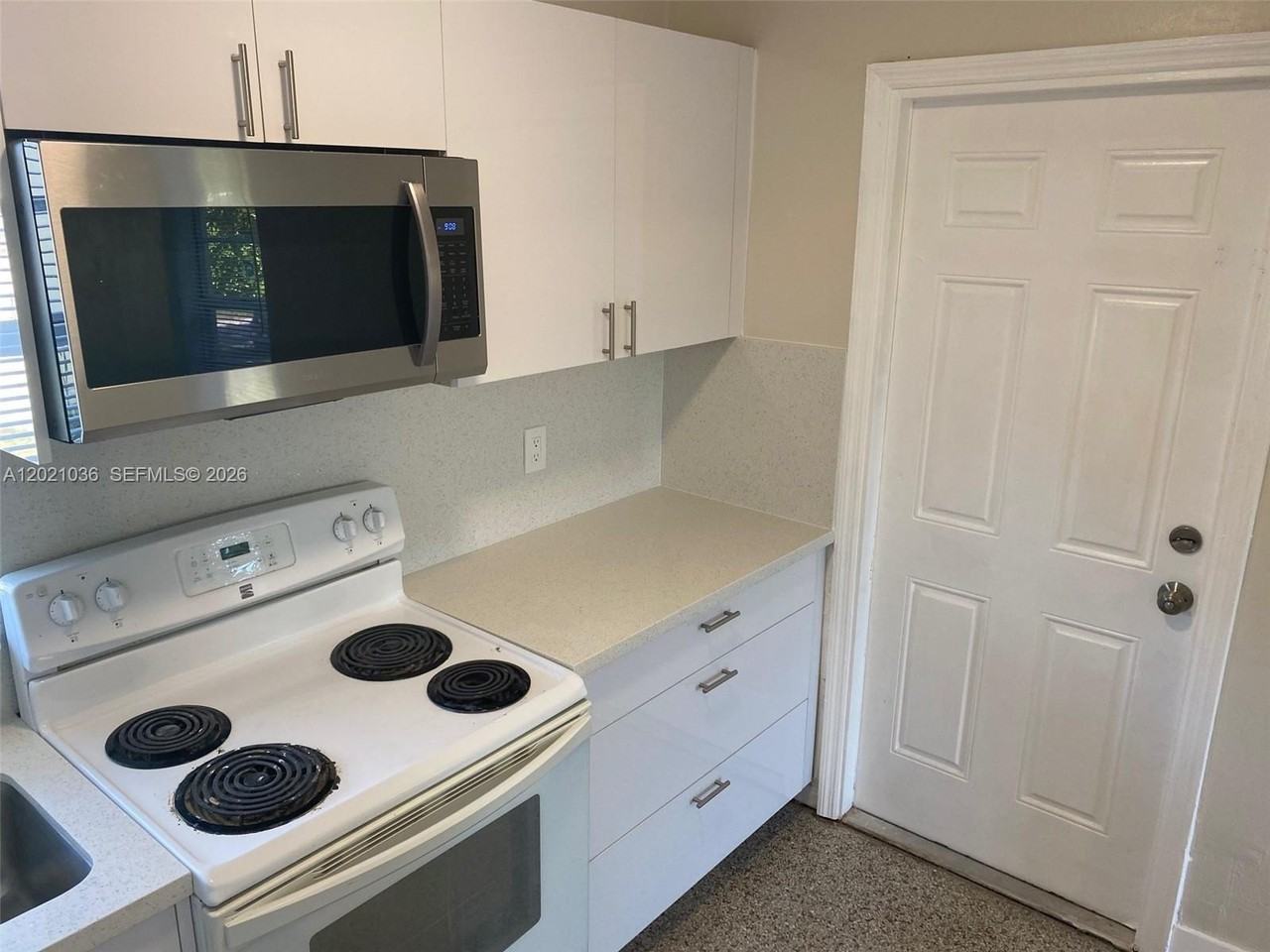 2325 N 25th Ave #2325 - Photo 5 of 17