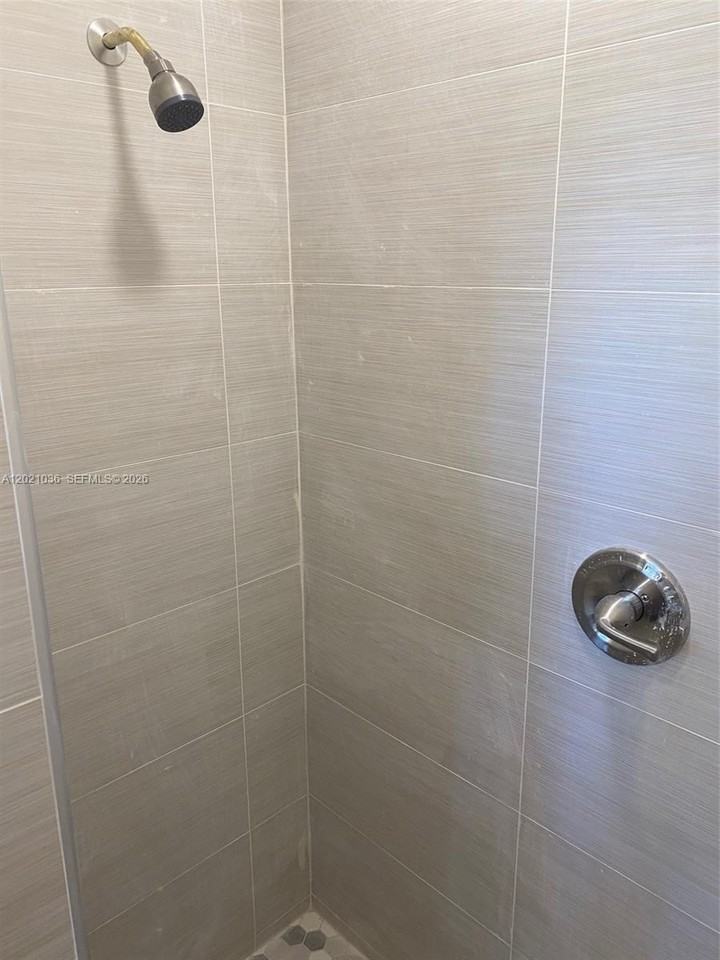 2325 N 25th Ave #2325 - Photo 6 of 17