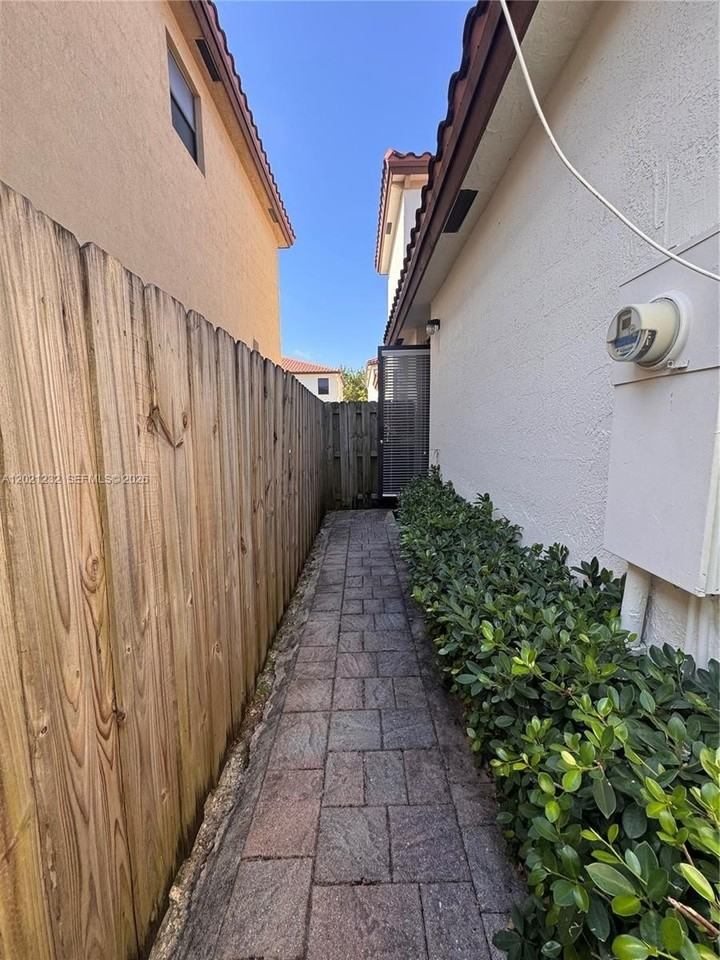 15400 Sw 173rd St #2 - Photo 2 of 18