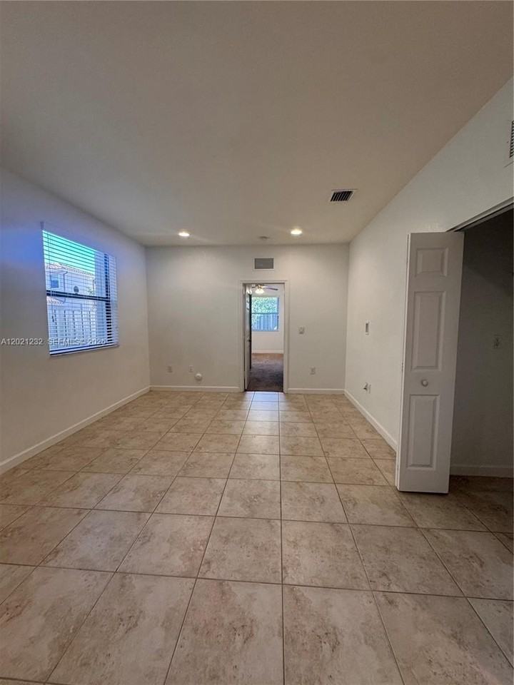15400 Sw 173rd St #2 - Photo 6 of 18