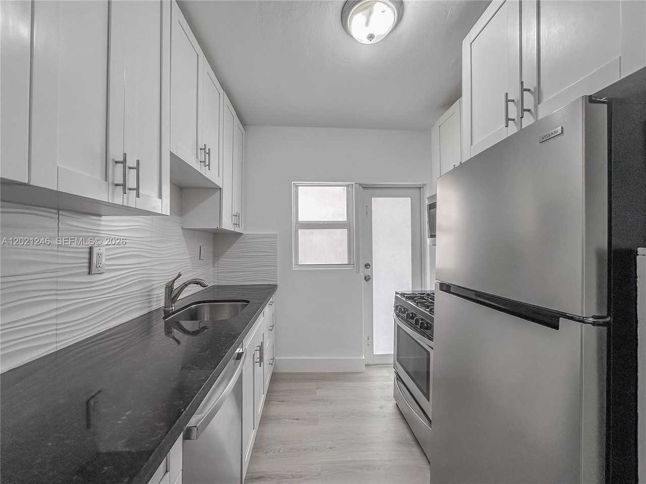 955 Bay Dr #2 - Photo 5 of 21