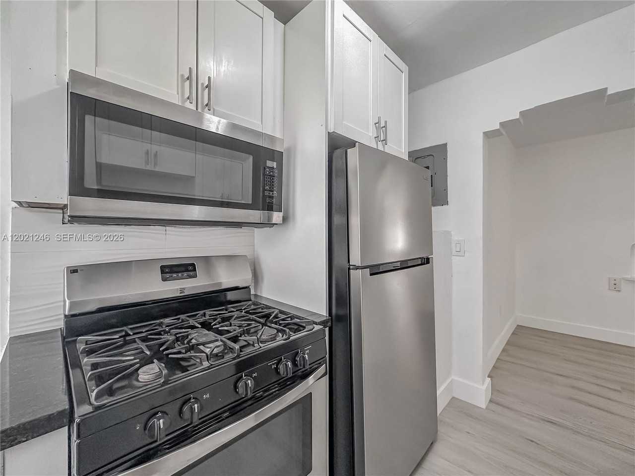 955 Bay Dr #2 - Photo 6 of 21