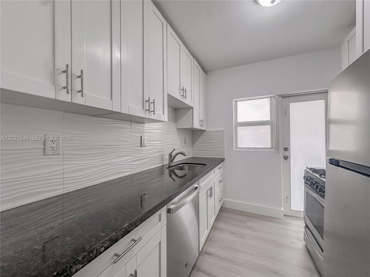 955 Bay Dr #2 - Photo 7 of 21