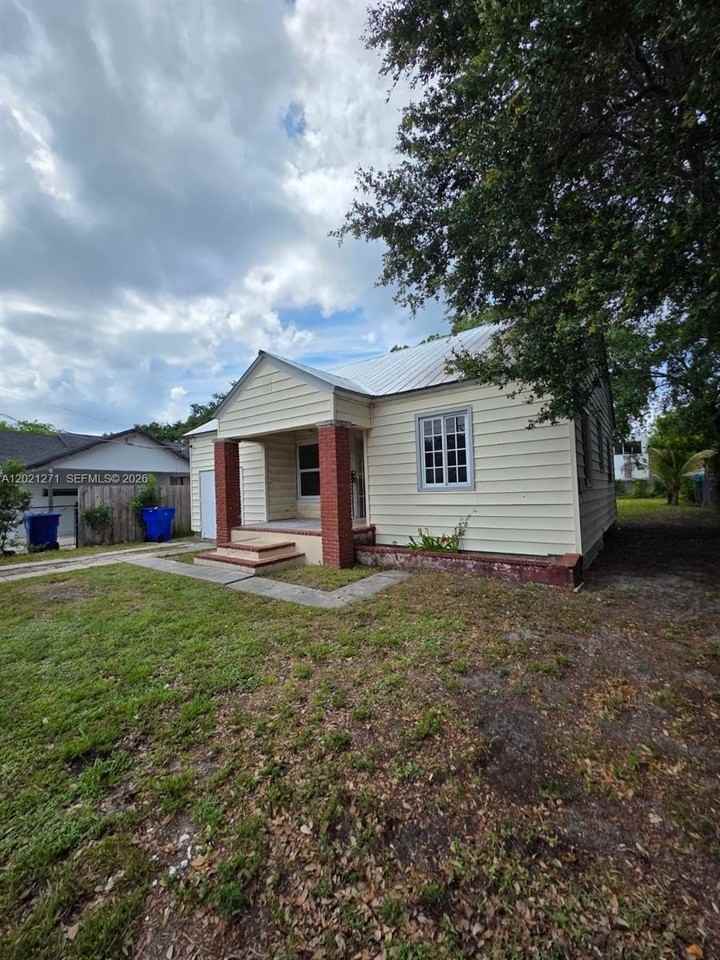 315 Nw 53rd St #0 - Photo 2 of 23