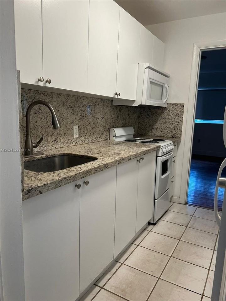 644 Ne 82nd Ter #1 - Photo 5 of 11