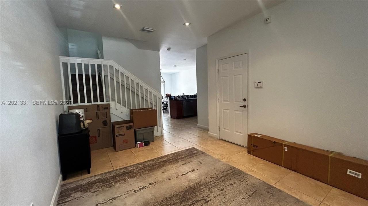 22393 Sw 89th Pl #0 - Photo 5 of 33