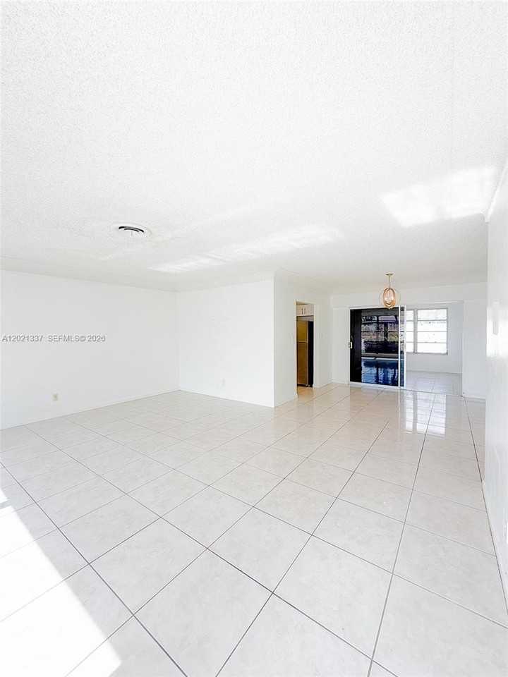 1650 Nw 26th Ter #0 - Photo 4 of 27