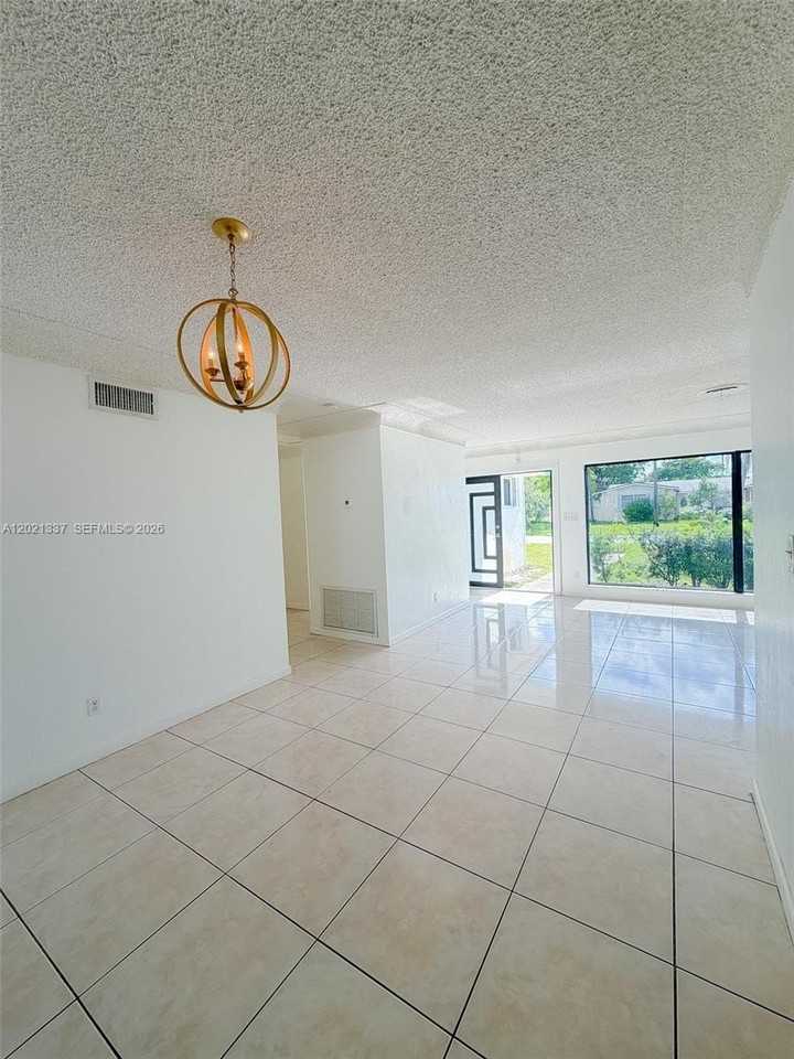 1650 Nw 26th Ter #0 - Photo 6 of 27