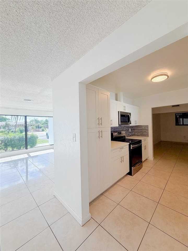 1650 Nw 26th Ter #0 - Photo 7 of 27