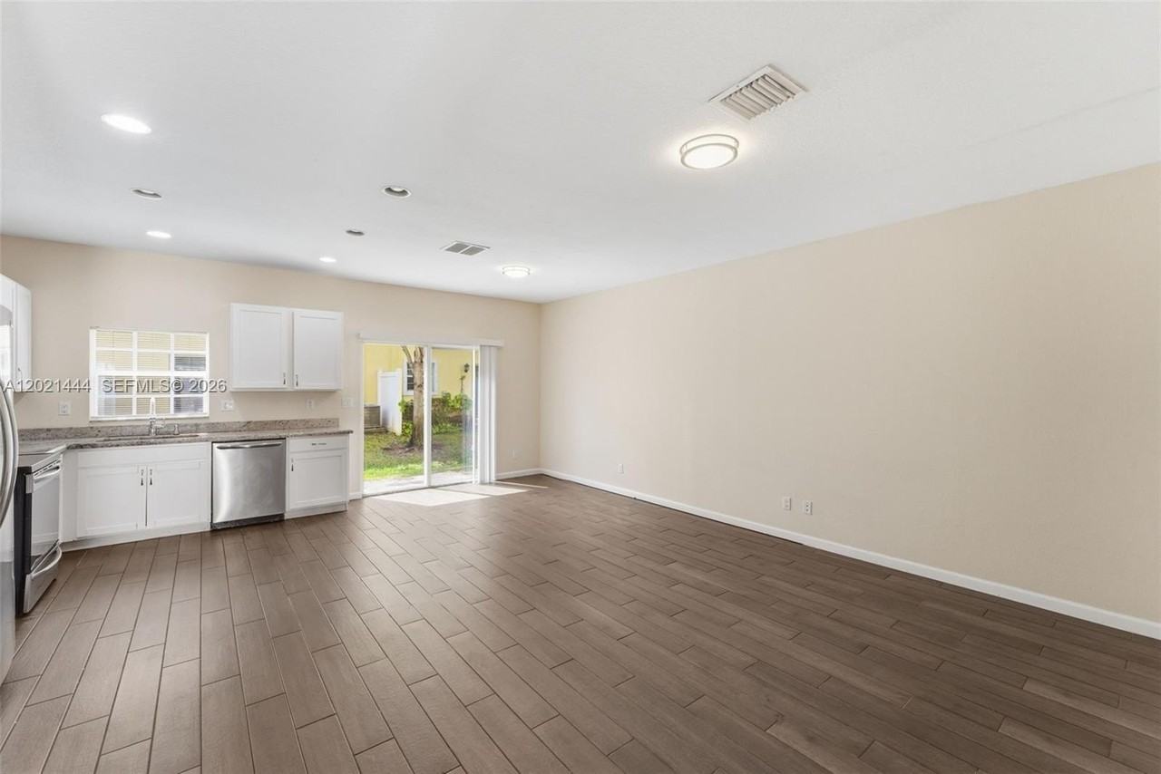 4032 Nw 11th St #4032 - Photo 7 of 41