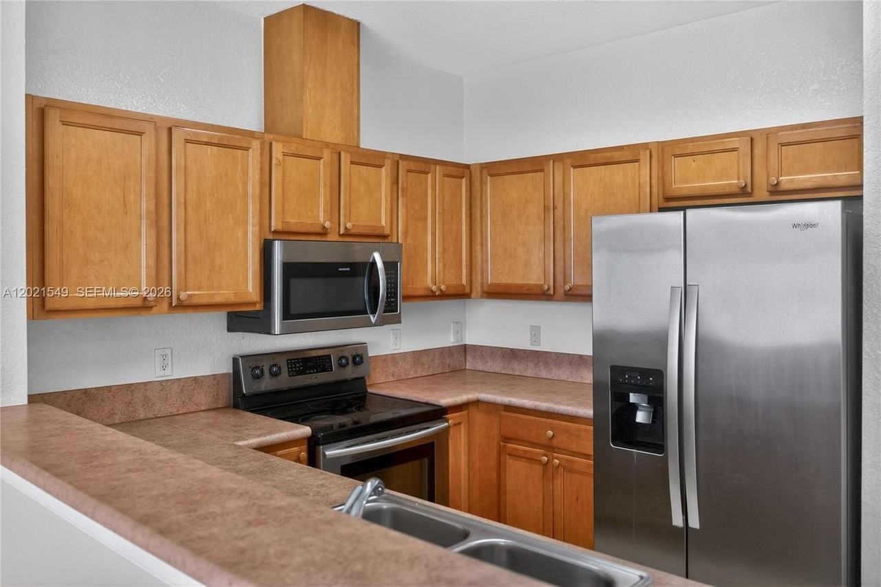 12010 Sw 268th St #37 - Photo 2 of 32