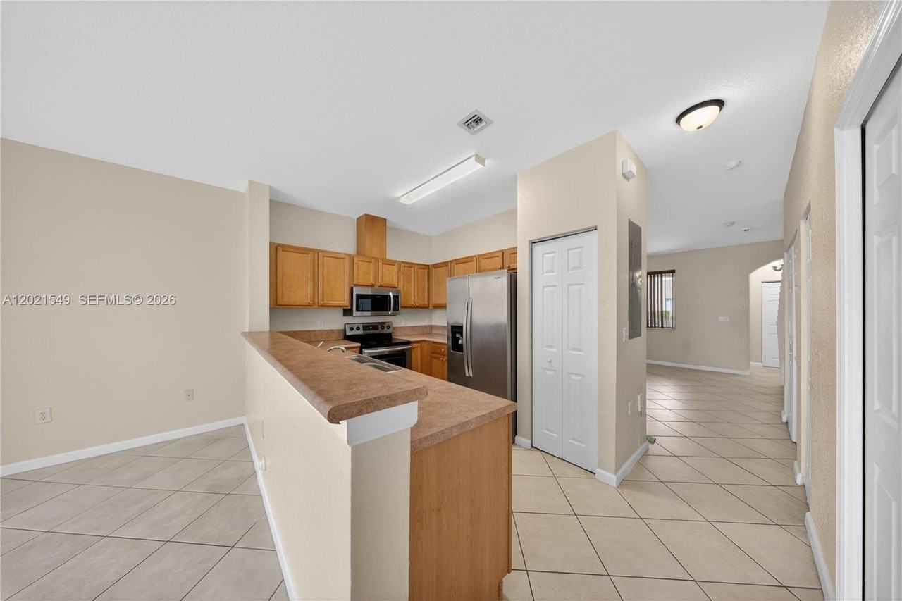 12010 Sw 268th St #37 - Photo 3 of 32