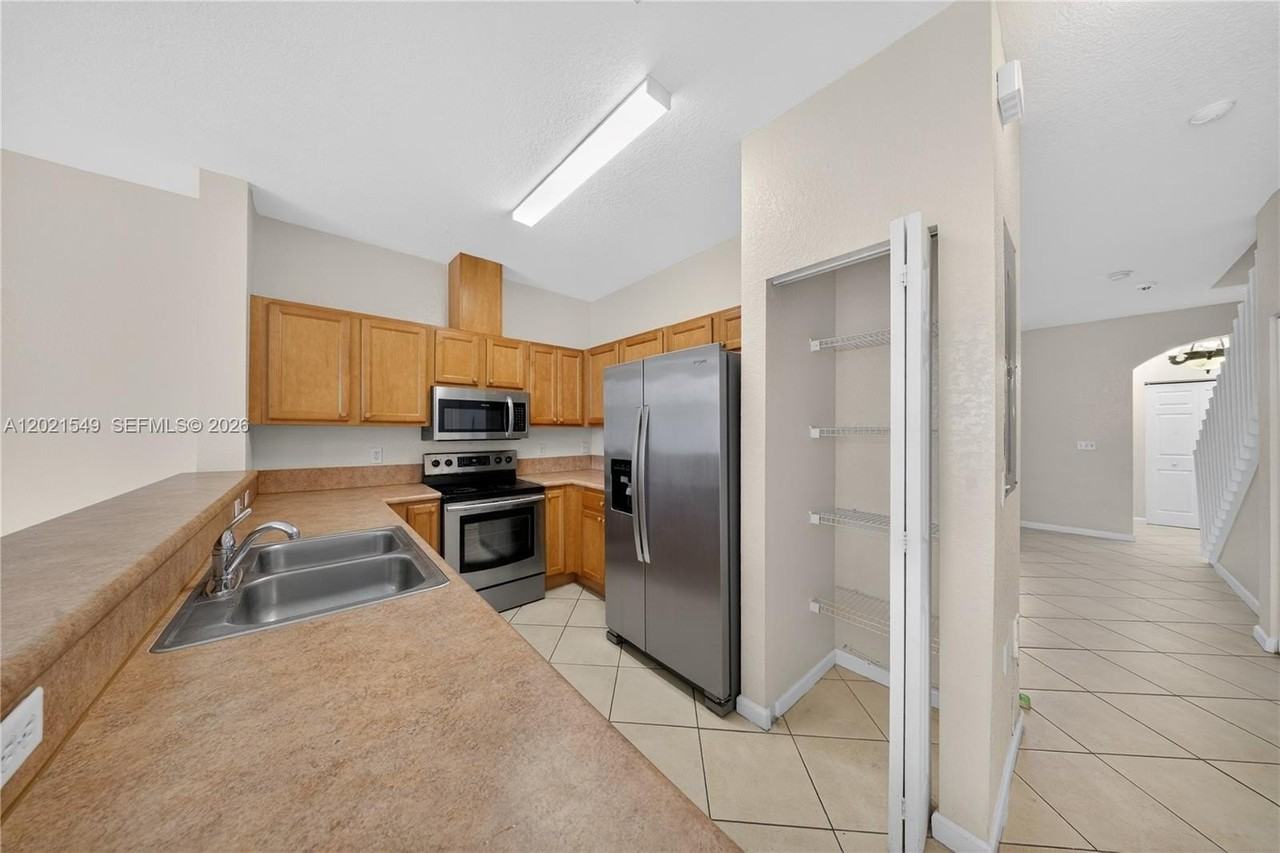 12010 Sw 268th St #37 - Photo 5 of 32
