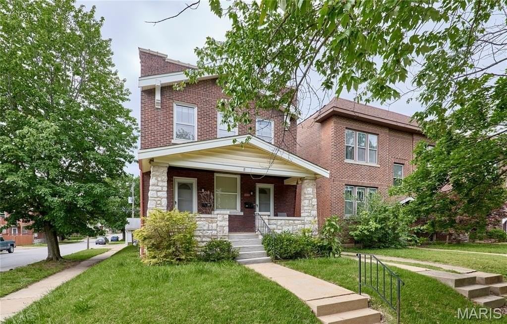 5202 Bancroft Ave #A - Photo 3 of 25